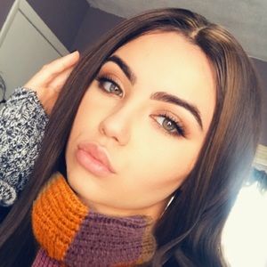 Meet your Posher, Alessia